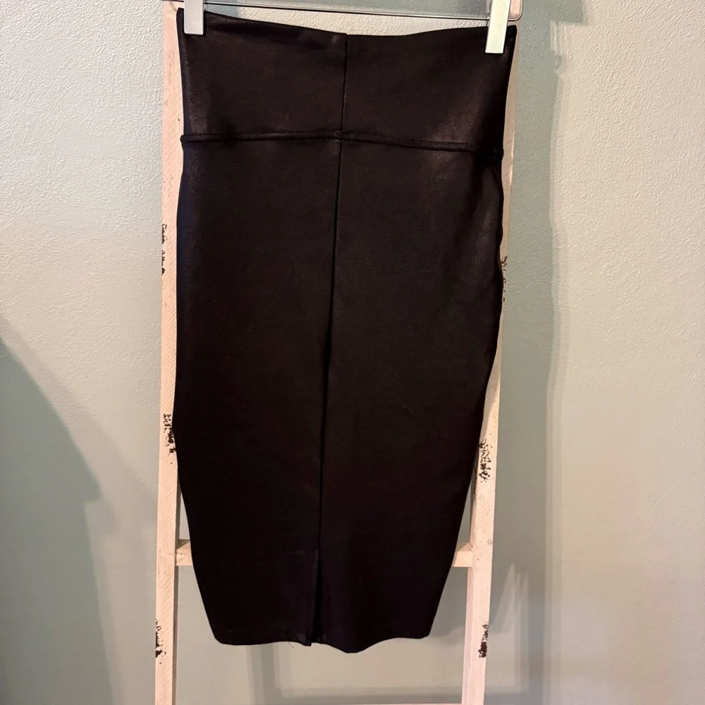 SPANX Faux Leather Black Women's Pencil Skirt Tummy Control Size S Shiny